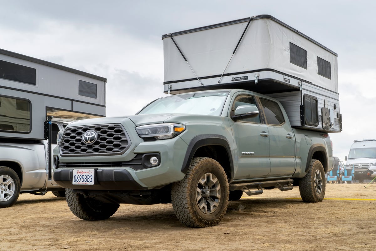 Tacoma con casa de campaña ideal para overlanding y playas remotas en Baja California